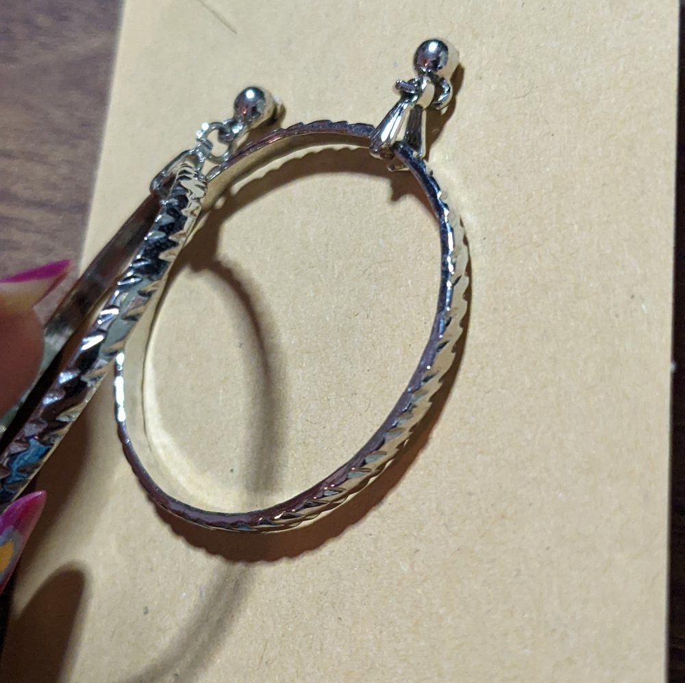 5/$20 vintage silver tone hoops